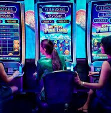 Betting interface showing multiple Sic Bo bet types and game information on mpo108